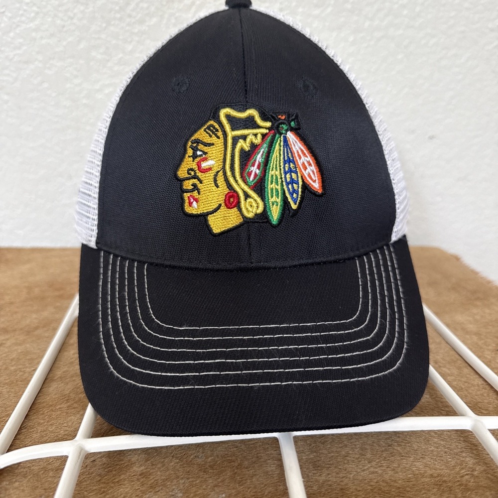 Fan Favorite CHICAGO BLACKHAWKS‎ Black White Mesh Trucker Hat NHL Snapback Cap